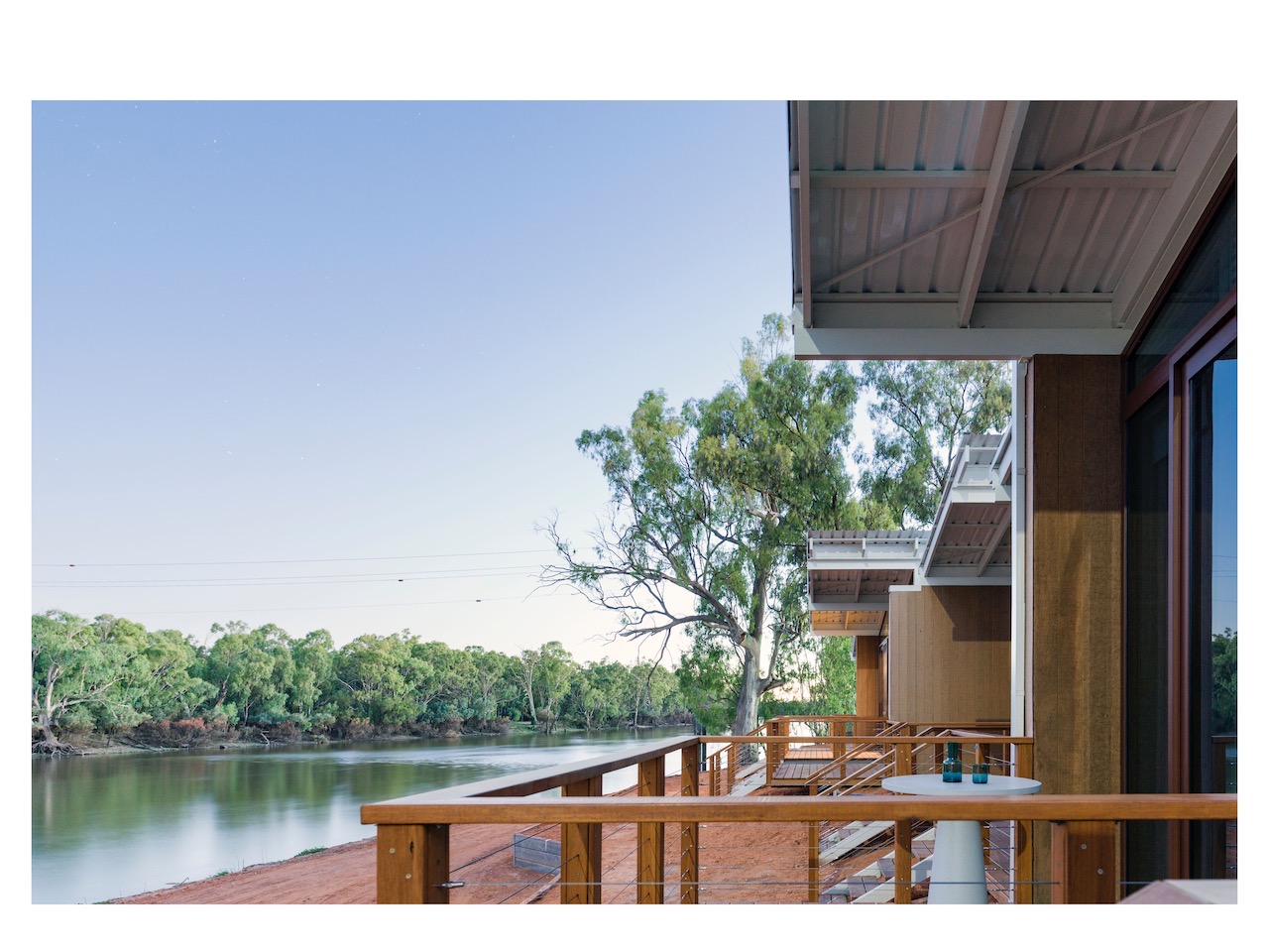 Euston Club Resort Riverside Suites